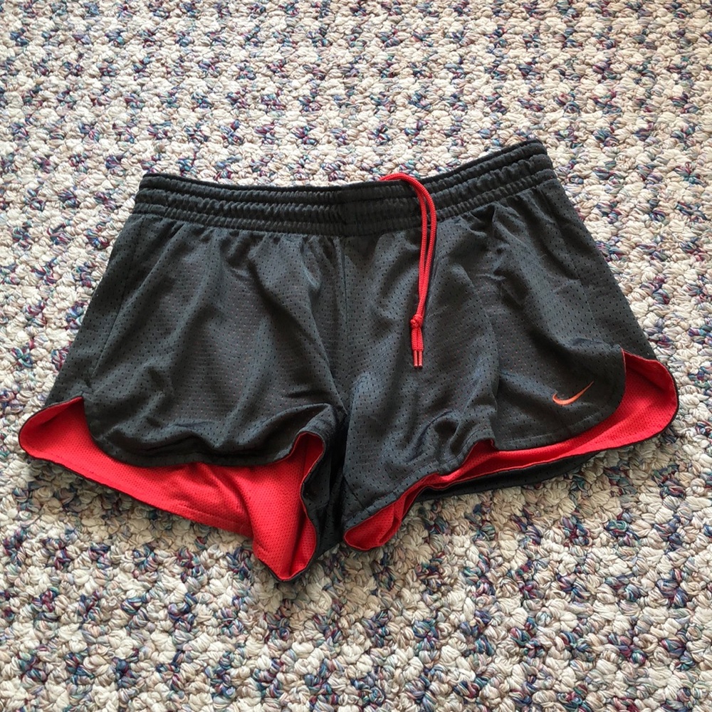 Short nike shorts
